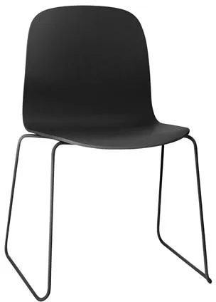Muuto Visu Silla de comedor con base de trineo negra